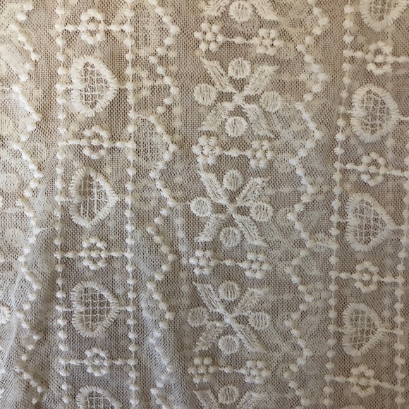 Sugarcloth embroidered lace top - Picture 3 of 3